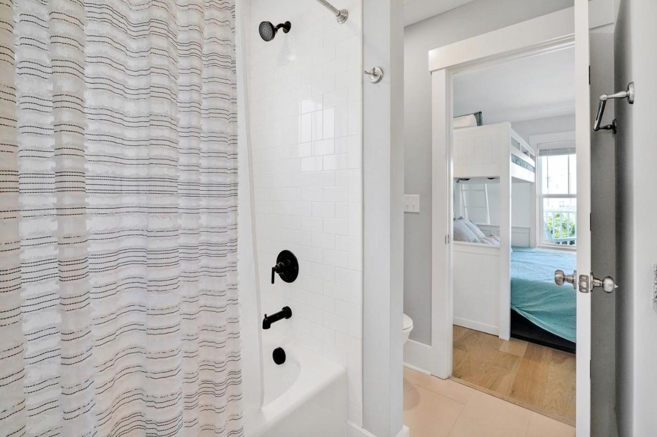 Seas The Day Villa Oak Island Exterior photo